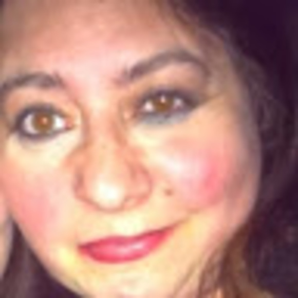 Meet your Posher, Jenn - Picture 1 of 1
